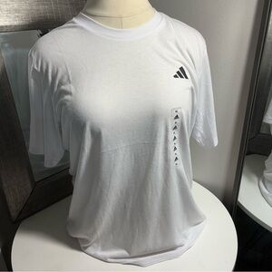 NWT Addidas mean’s t-shirt in size XL